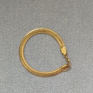 Elegant Gold Toned Bracelet